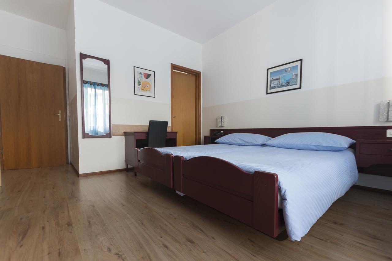 Hotel Besso Lugano Center ภายนอก รูปภาพ